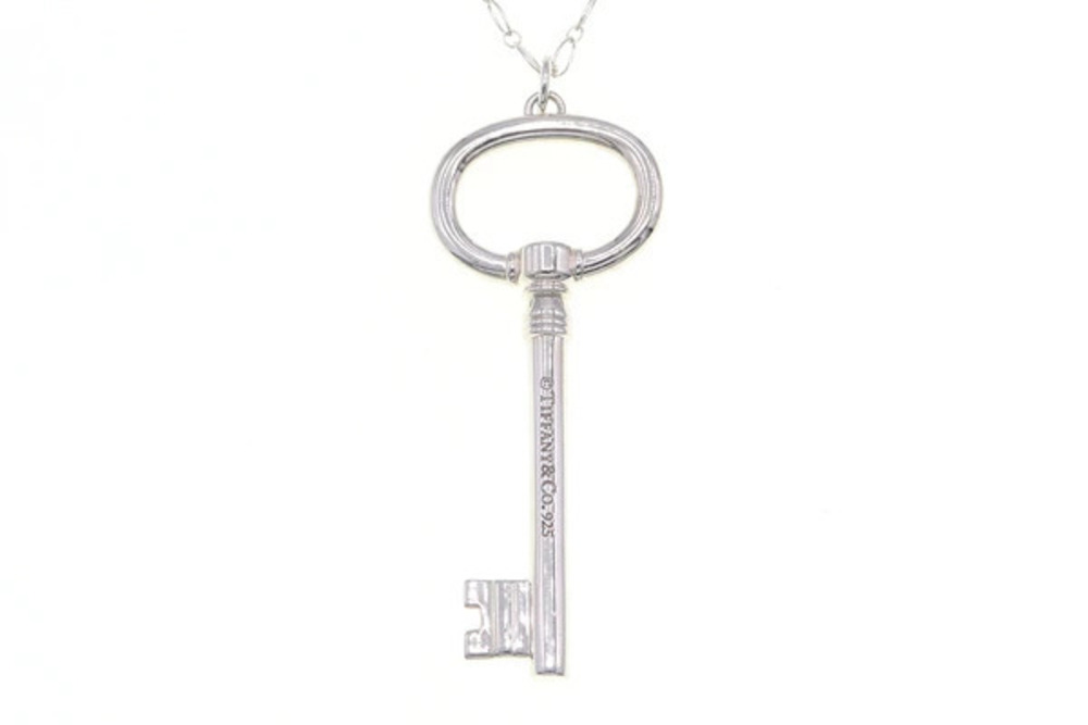 Tiffany Co Oval Key Necklace Sterling Silver Pendant Long Chain Accessory Silver
